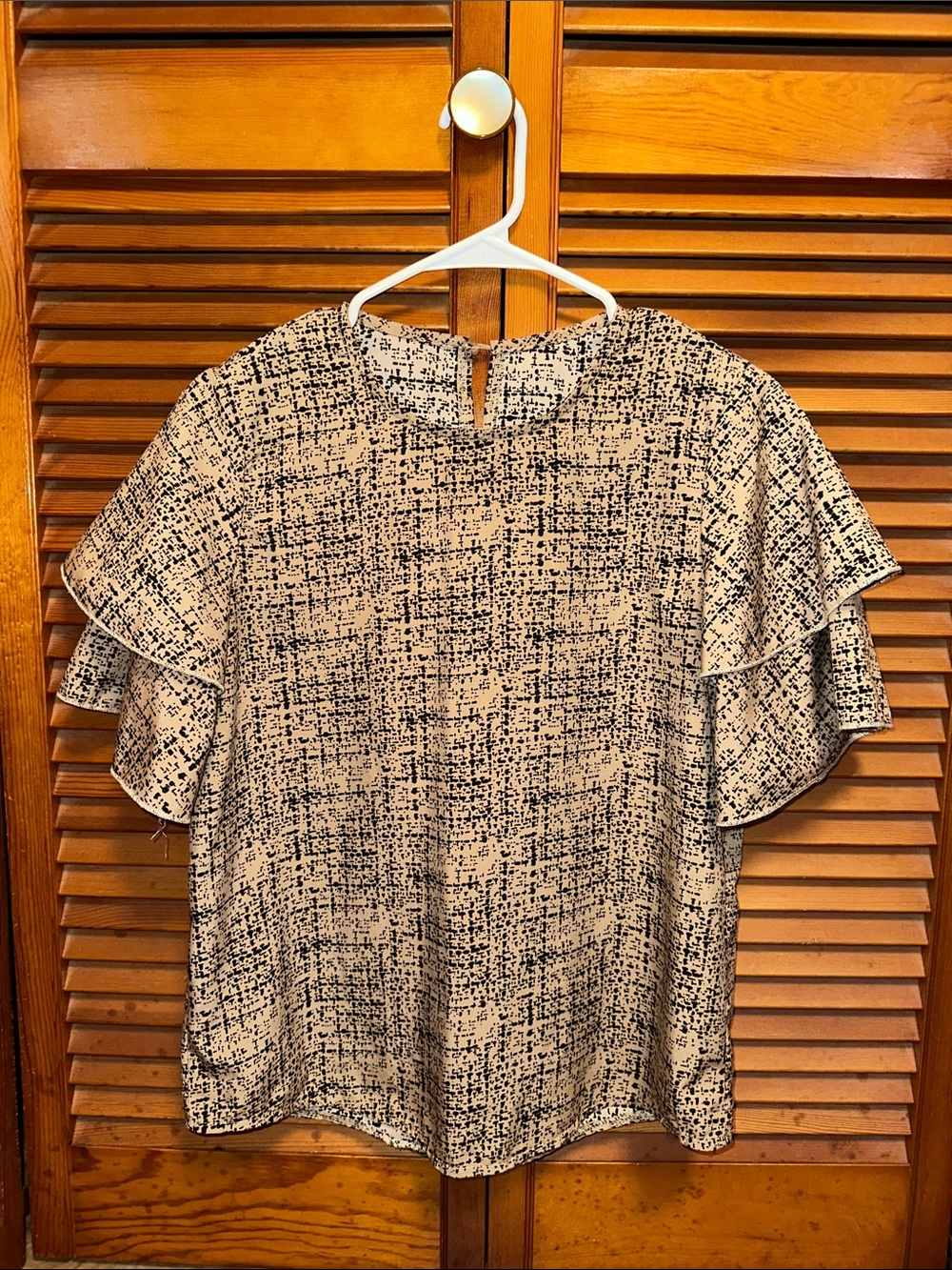 Short-Sleeve Patterned Shirt — Black & Cream